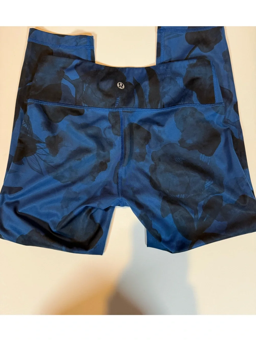 Lululemon Wunder Under Crop II Full-On Luxtreme Jumbo Inky Floral Size 4